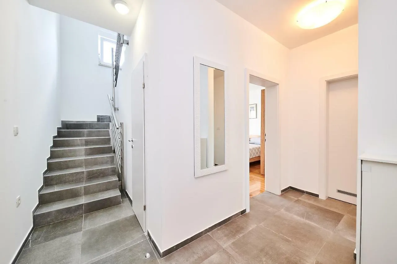 Apartment Ferienwohnung Sommer Novigrad  Croatia